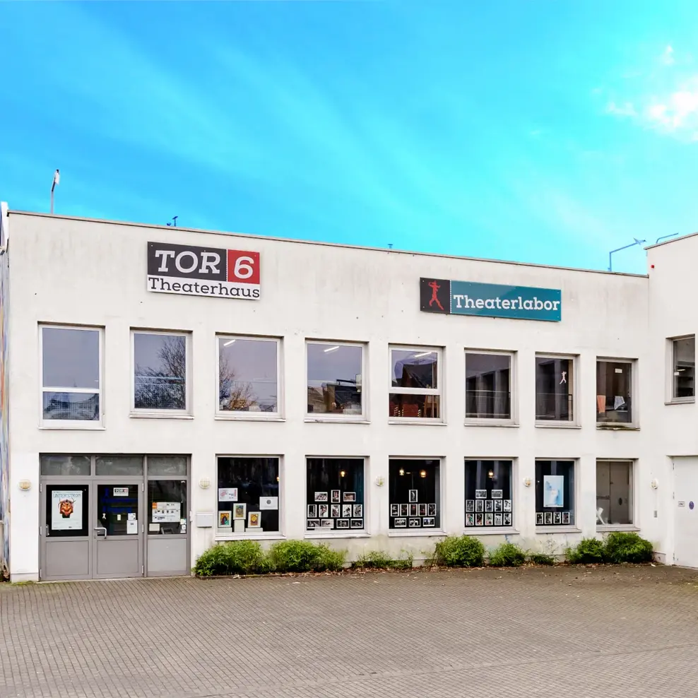 Eingang des TOR 6 Theaterhauses.